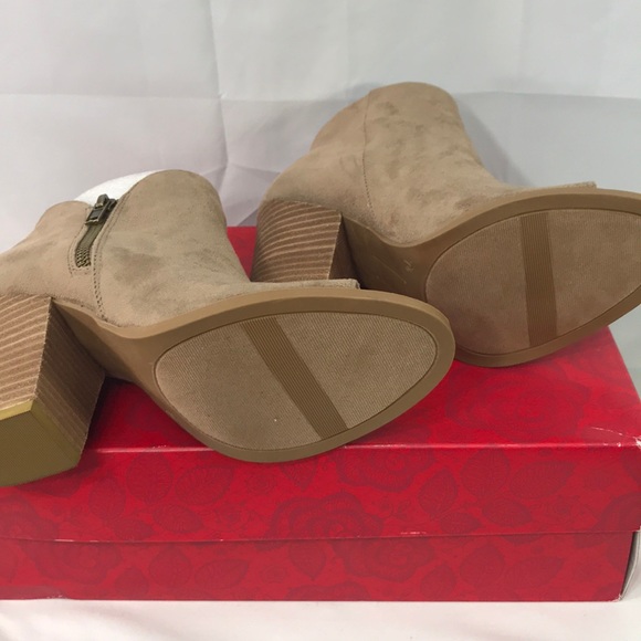 Carlos Santana suede jade flax 7.5 M ankle boot - Picture 4 of 5